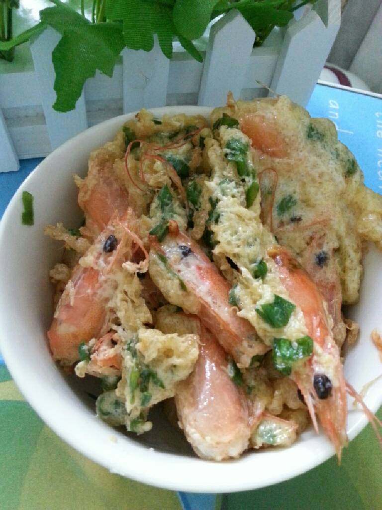 翡翠蝴蝶虾,虾头不要浪费,拿来炒葱花蛋或者炒饭都不错哦!