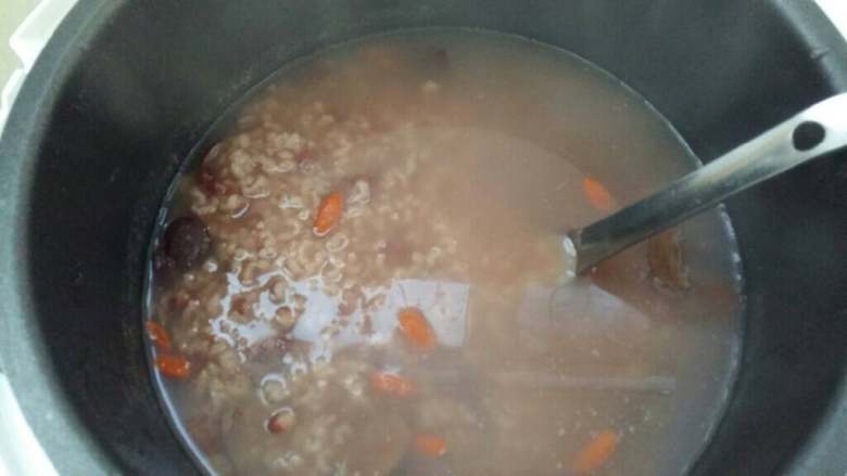 红枣红豆粥,一比8的水,按煮粥