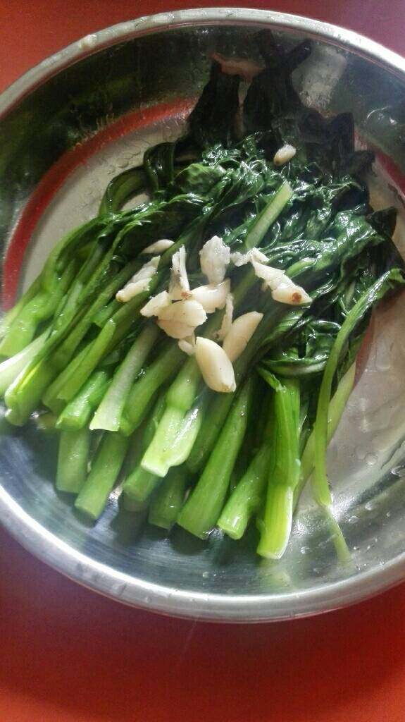 蒜茸菜心