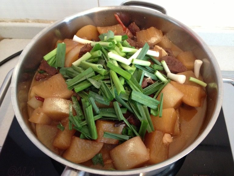 牛肉罗卜煲
