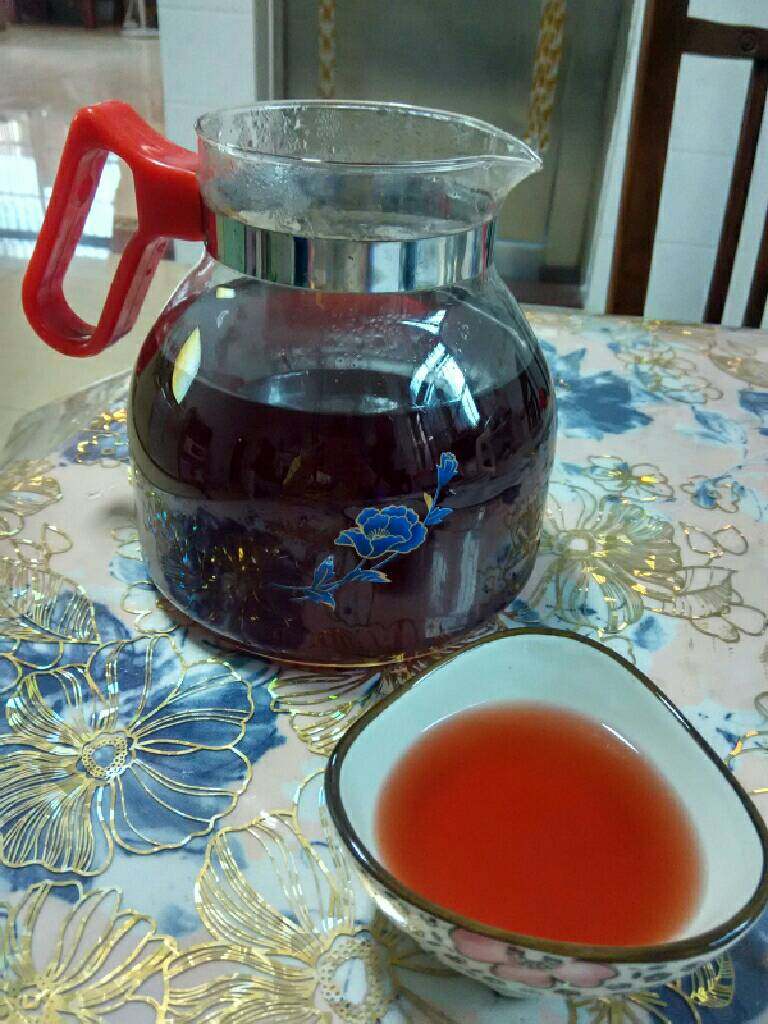 八味酸梅汤,熄火前5分钟放入150g<a style='color:red;display:inline-block;' href='/shicai/ 866'>冰糖</a>，待<a style='color:red;display:inline-block;' href='/shicai/ 866'>冰糖</a>完全溶化后关火;