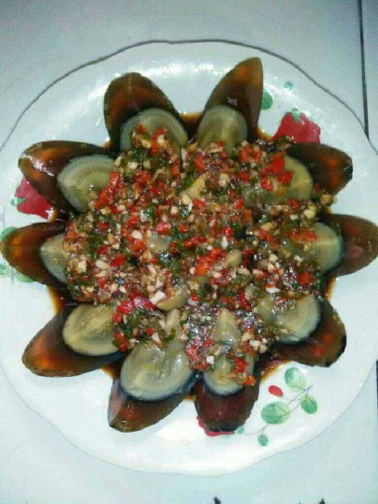 凉拌皮蛋。