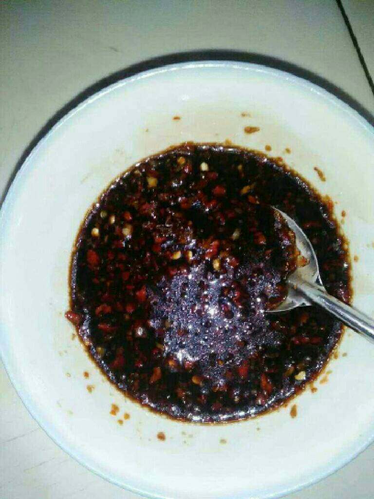 凉拌海带丝,一起调拌均匀
