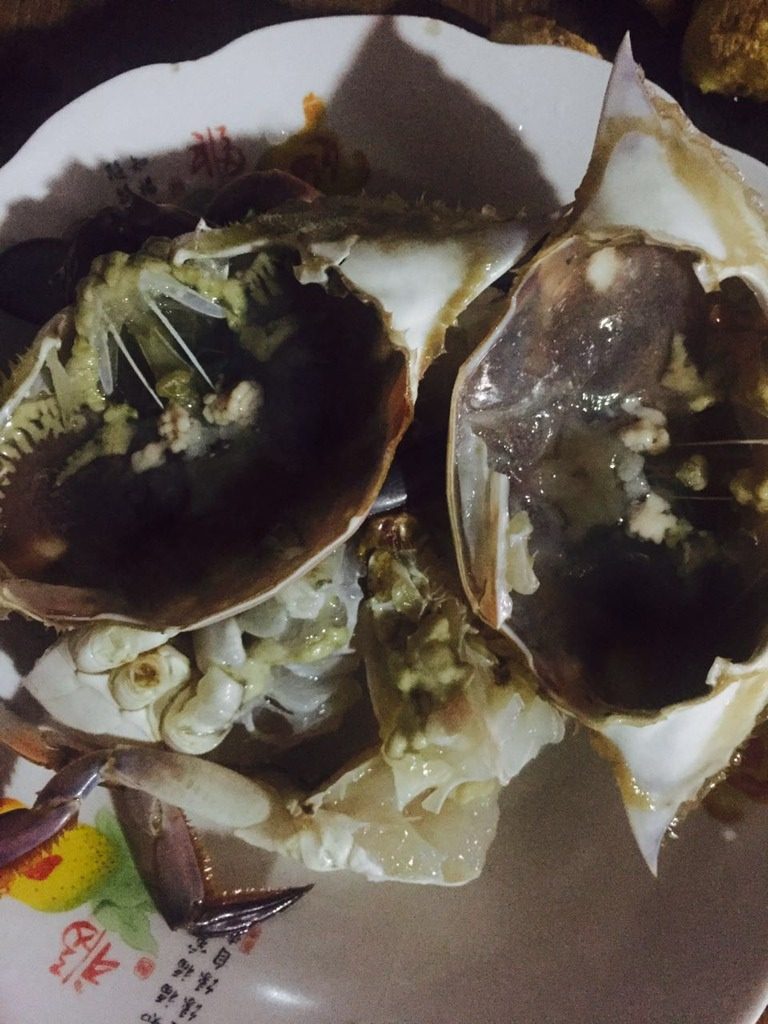 姜葱炒蟹,螃蟹洗净斩成块状