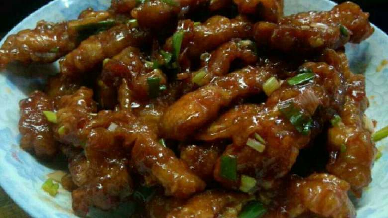 糖醋猪肉条,出锅装盘