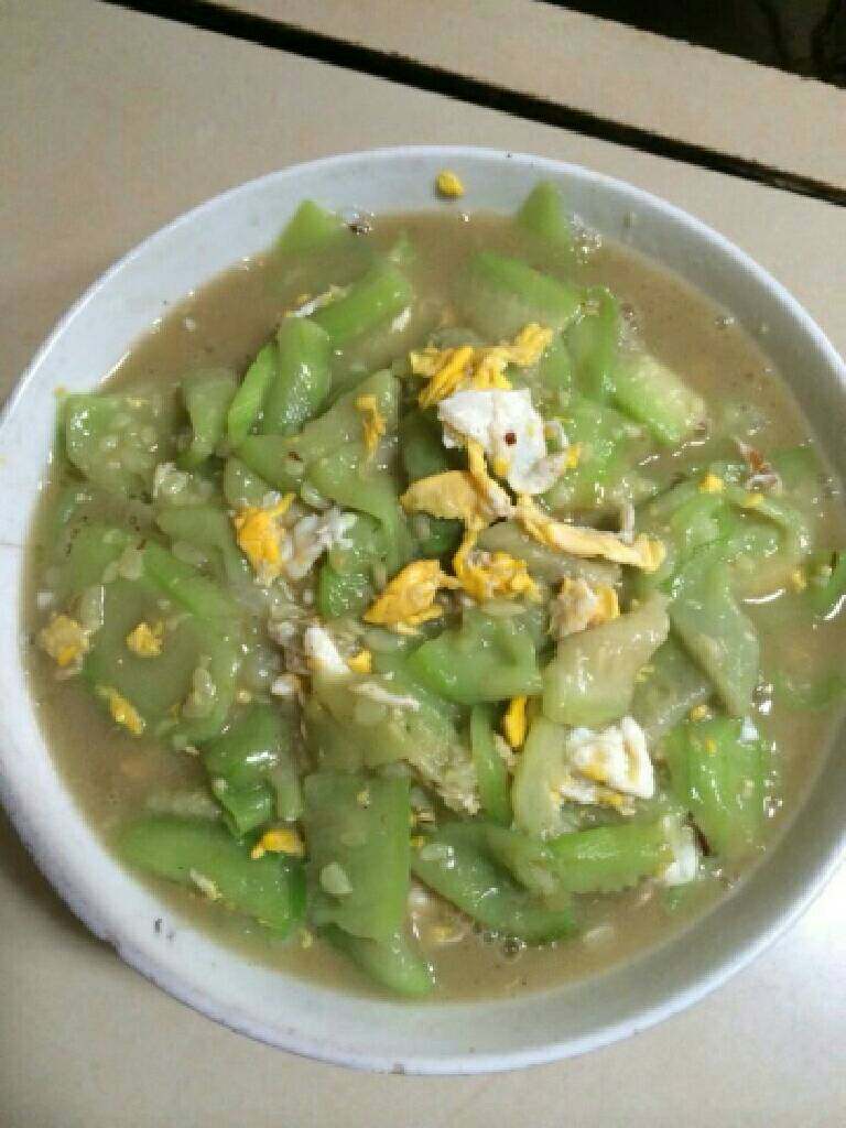 丝瓜炒鸡蛋,装盘