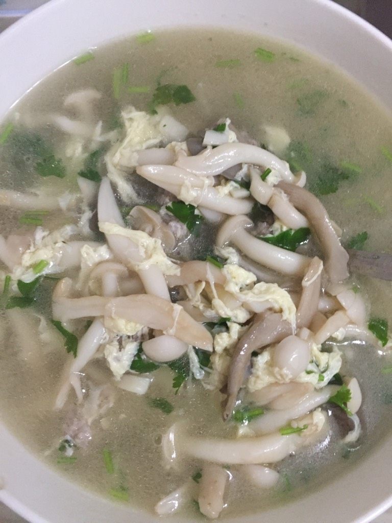 白玉菇肉丸鸡蛋汤