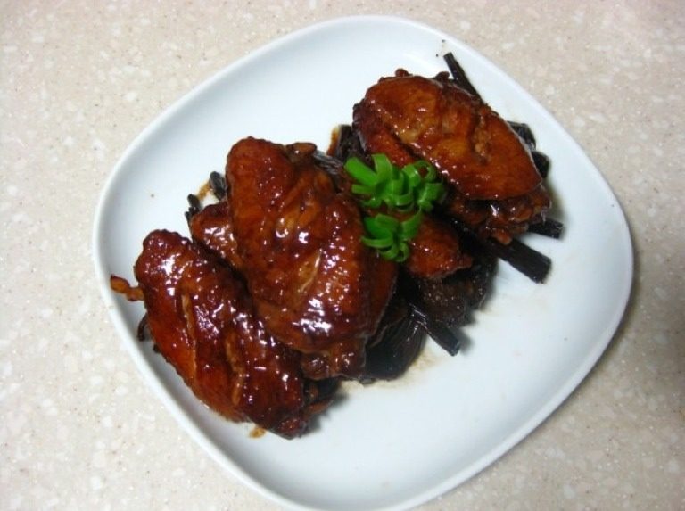 茶树菇焖鸡翅