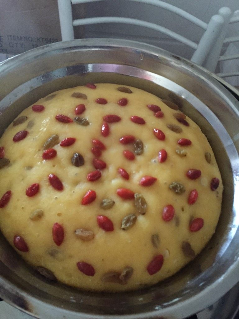 万圣节之南瓜发糕,如图凉水上锅蒸30分钟关火,在焖5分钟即可出锅