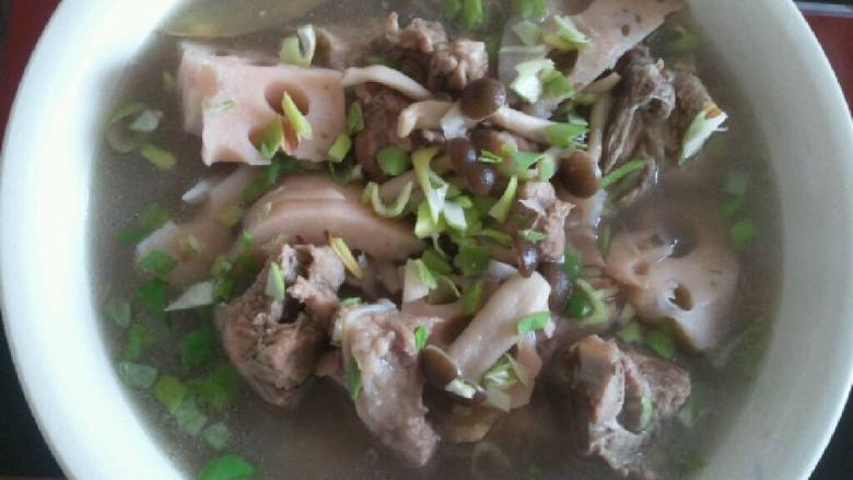 莲藕蟹菇排骨汤