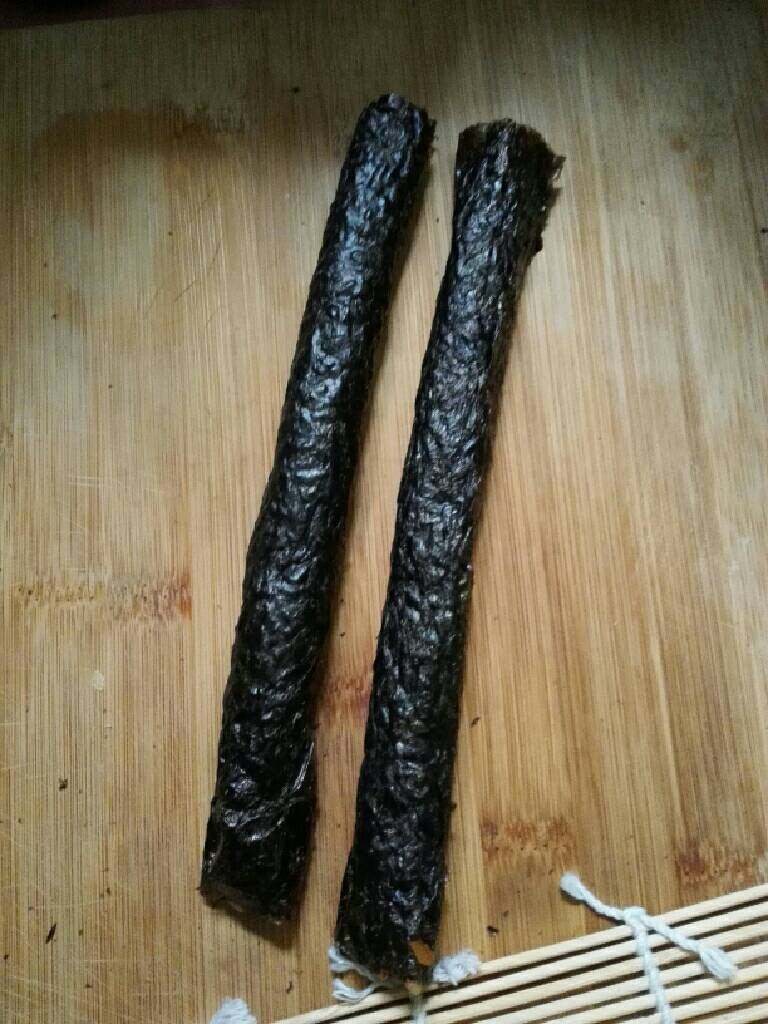 小熊寿司卷,卷起,一共卷2条。