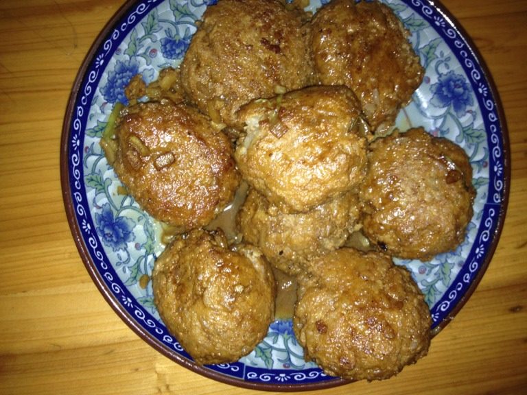 糯米肉丸看起来不怎样，但味道还不错哦！