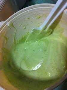 抹茶海绵肉松卷,再加入剩余的蛋白霜进做法8里拌均匀;