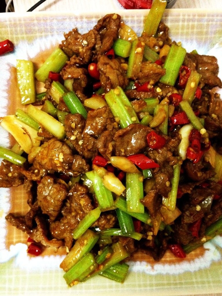 芹菜爆牛肉