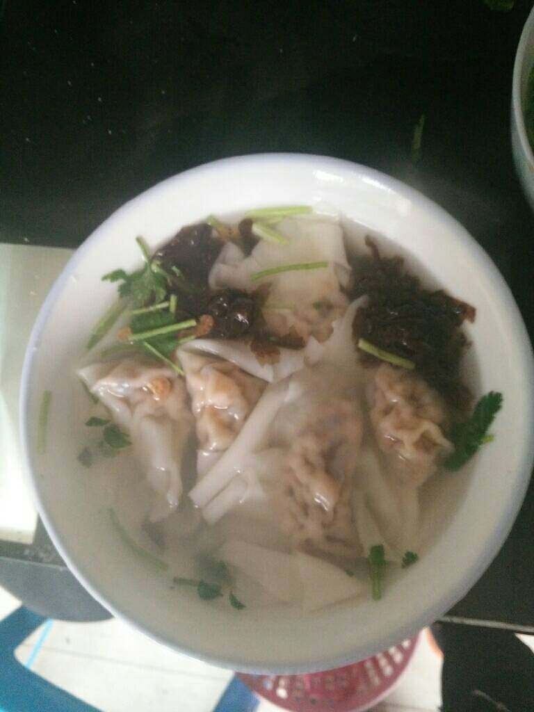 香菇猪肉馅馄饨