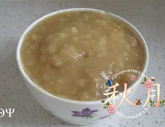 蒸肉,这是蒸出来的。等放凉了,慢慢的把蒸肉和碗分离,成了一个碗坨。