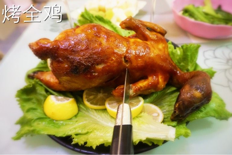 烤全鸡,如图,烤好了拿出来摆盘