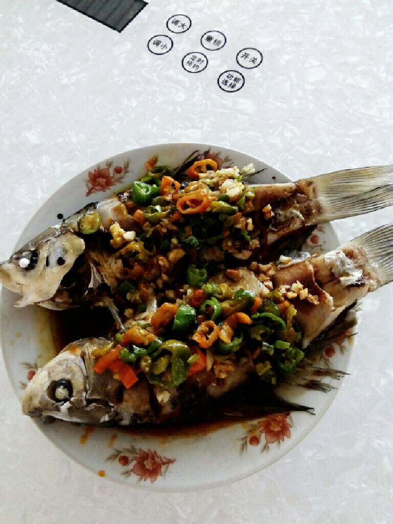 凉拌鲫鱼