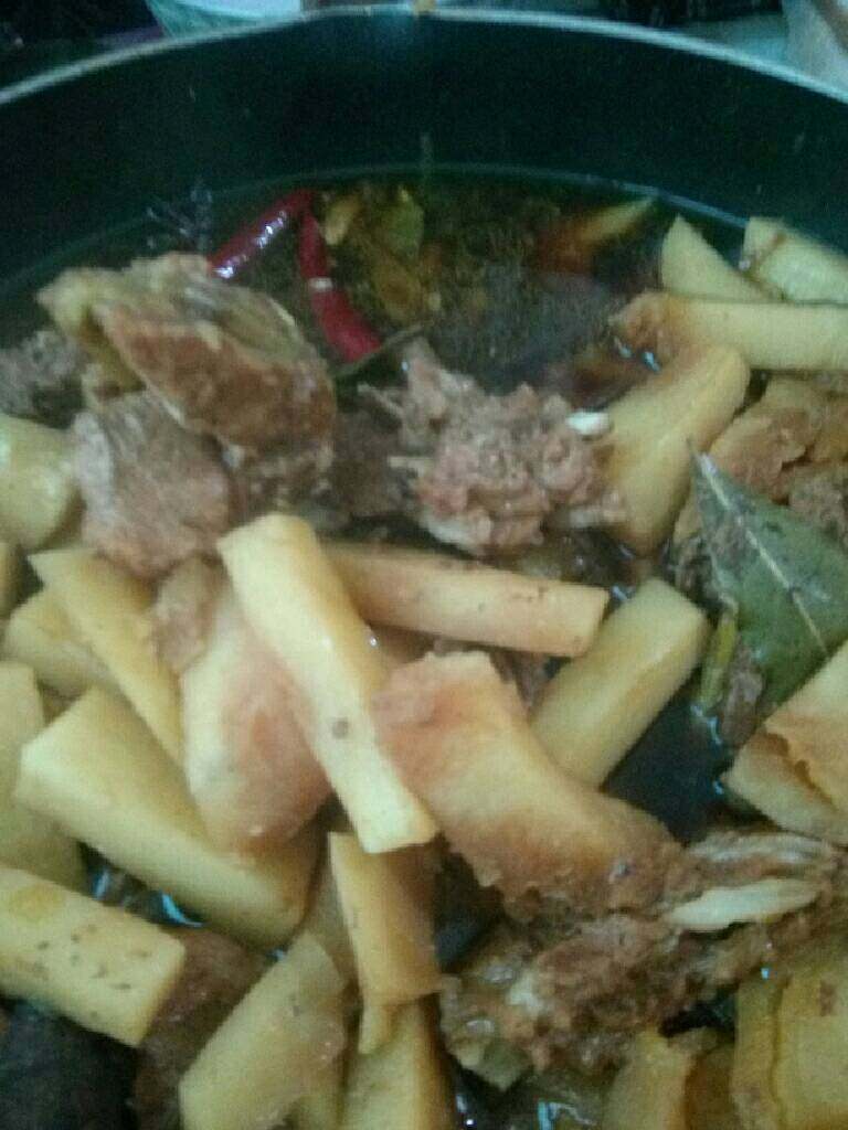 土豆炖排骨