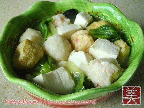 鸡汤丸子豆腐煲