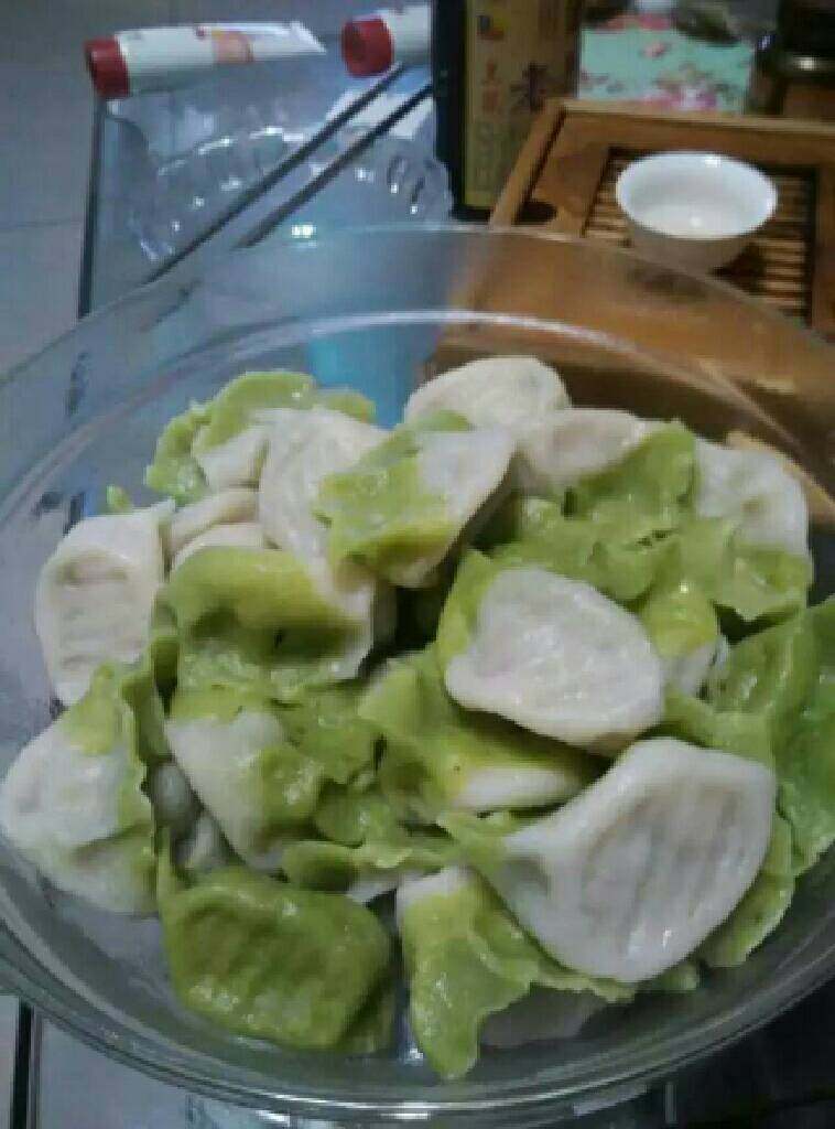 白菜饺子,煮熟的样子