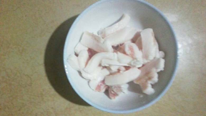 爆炒香干,我用的是肥<a style='color:red;display:inline-block;' href='/shicai/ 6081'>肉</a>，炸干很好吃，用瘦<a style='color:red;display:inline-block;' href='/shicai/ 6081'>肉</a>，五花<a style='color:red;display:inline-block;' href='/shicai/ 6081'>肉</a>都行