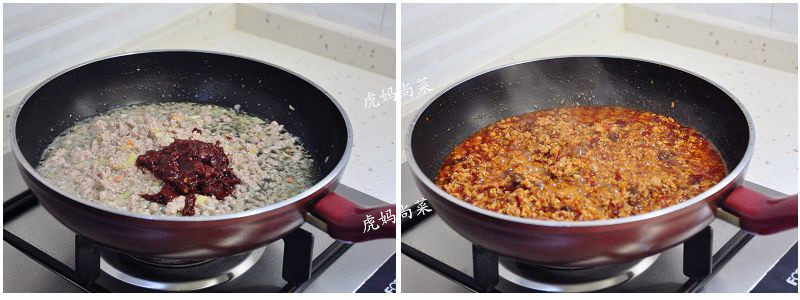 麻婆豆腐,加入2大勺<a style='color:red;display:inline-block;' href='/shicai/ 46964'>郫县豆瓣酱</a>。翻炒至能闻到豆香味,并有红油出现。