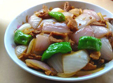 洋葱炒肉