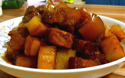 土豆红烧肉