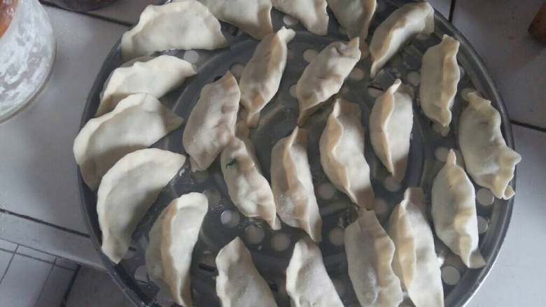 韭菜猪肉水饺,干皮，包好饺子