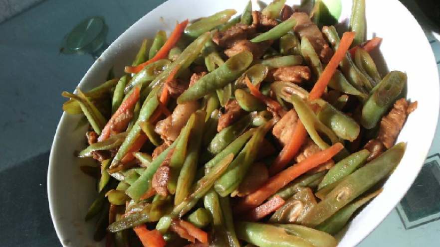 豆角炒肉丝