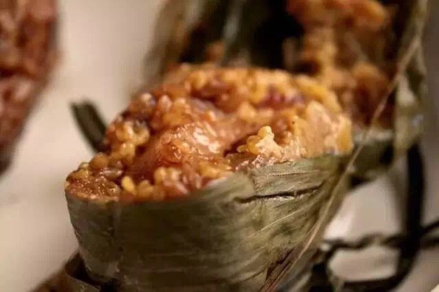 秋香妈妈的栗子土猪肉粽,蒸煮熟即可