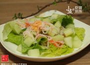 蟹柳沙拉,食用时拌匀,加入<a style='color:red;display:inline-block;' href='/shicai/ 10273'>千岛酱</a>即可食用。