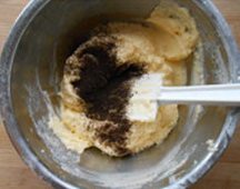 伯爵茶纸杯蛋糕 ,加入伯爵茶,轻轻拌入即可。