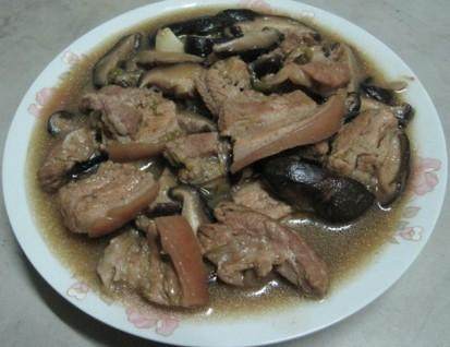 香菇焖五花肉