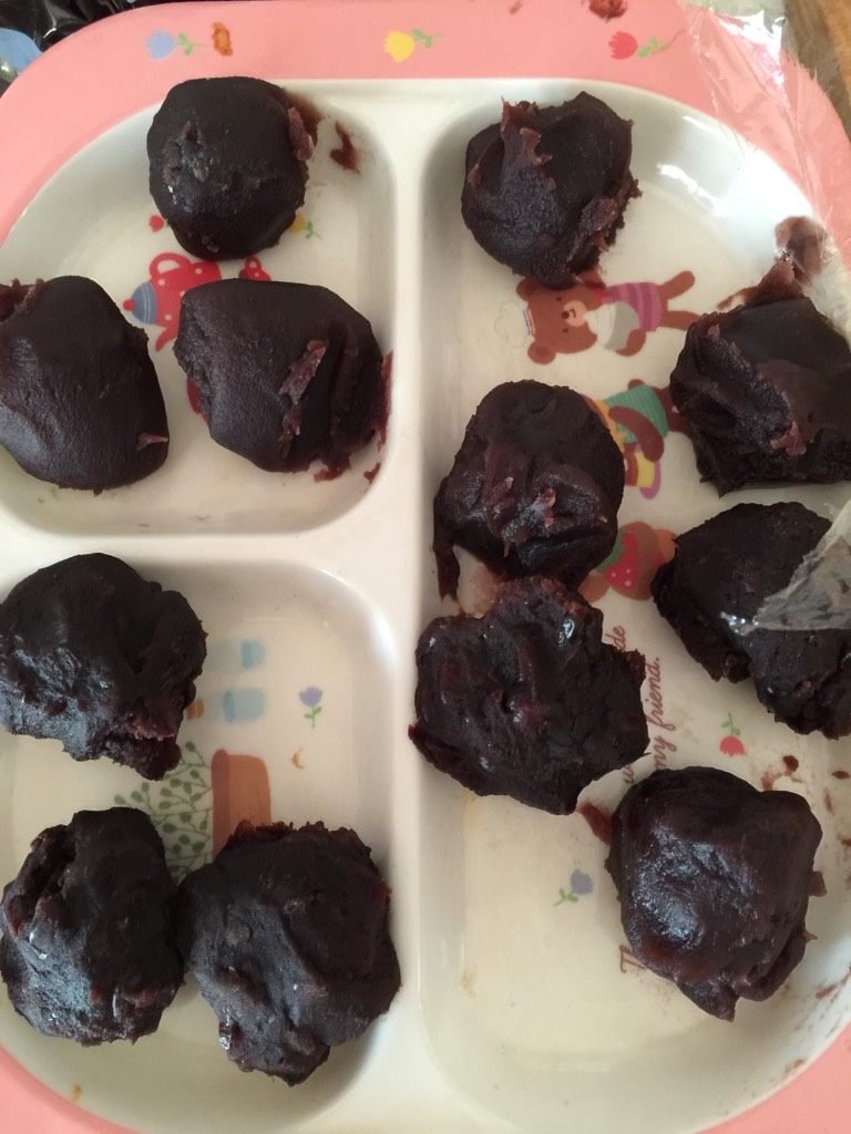 开口酥,擀成饼状包馅