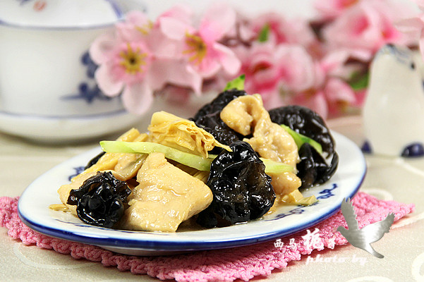 黑木耳炒腐竹