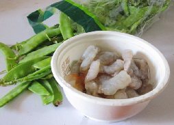 虾仁荷兰豆,准备好<a style='color:red;display:inline-block;' href='/shicai/ 287'>虾仁</a>和<a style='color:red;display:inline-block;' href='/shicai/ 81'>荷兰豆</a>。