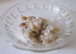 虾仁荷兰豆,在加入水淀粉上浆。