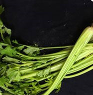 爱心茴香烤鸡 ,<a style='color:red;display:inline-block;' href='/shicai/ 131'>香菜</a>1支