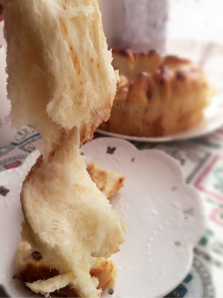 手撕面包,组织非常松软。