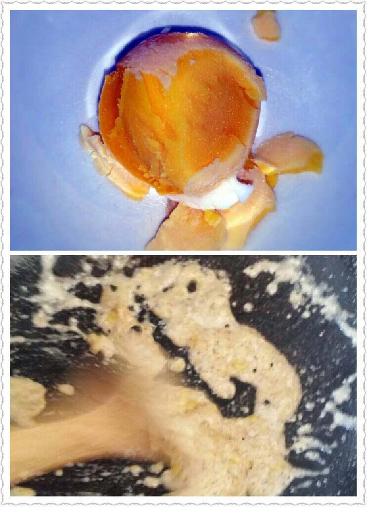 蛋黄焗窝瓜,蛋黄提前压碎,热锅留少油,小火把蛋黄碎快速翻炒。