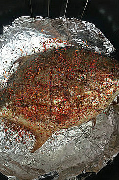香辣金边肉鲳 ,可以适当加一些<a style='color:red;display:inline-block;' href='/shicai/ 146542'>孜然粉</a>,辣椒面儿。这个看个人喜好