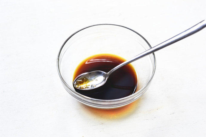 蜜烧鸡腿全麦三明治,<a style='color:red;display:inline-block;' href='/shicai/ 788'>生抽</a>，<a style='color:red;display:inline-block;' href='/shicai/ 718'>料酒</a>，<a style='color:red;display:inline-block;' href='/shicai/ 865'>蜂蜜</a>，盐混合成料汁备用