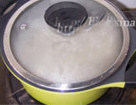 长寿牛肉海带汤,再倒入足量热水，中小火煮50分钟