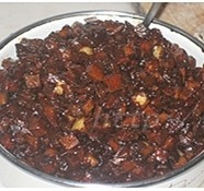 熏肉笋丁馅儿饼,将面团原料全部放入盆儿中,混合均匀,揉成光滑的面团,盖盖发酵;