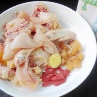 越南椰汁炖鸡,准备材料。