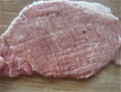 红烧大排面,<a style='color:red;display:inline-block;' href='/shicai/ 519'>面粉</a>里加少许小苏打,混合好。小苏打可以让炸好的酥壳更松脆膨大。