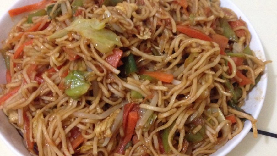 火腿鸡蛋炒面