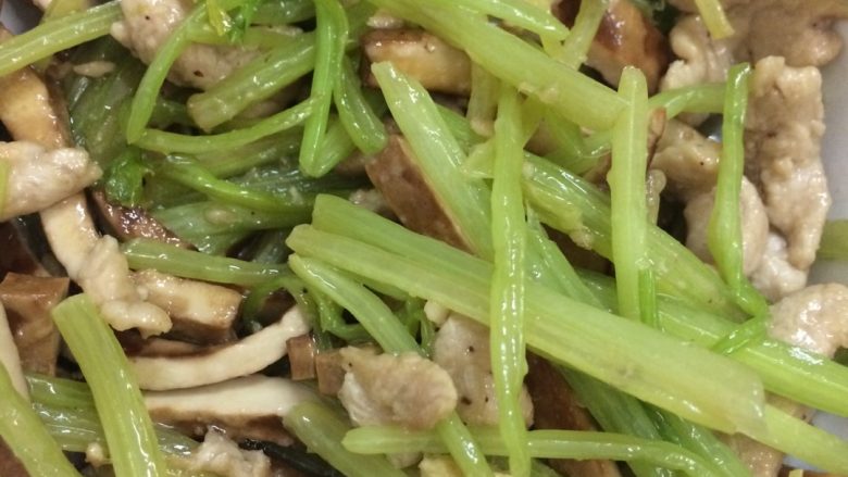 芹菜香干炒肉丝